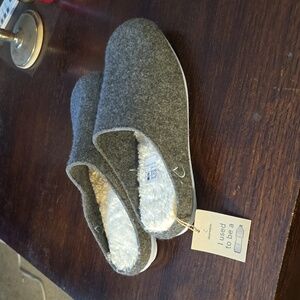 NWT Clearwaters Comfort Mule Slipper